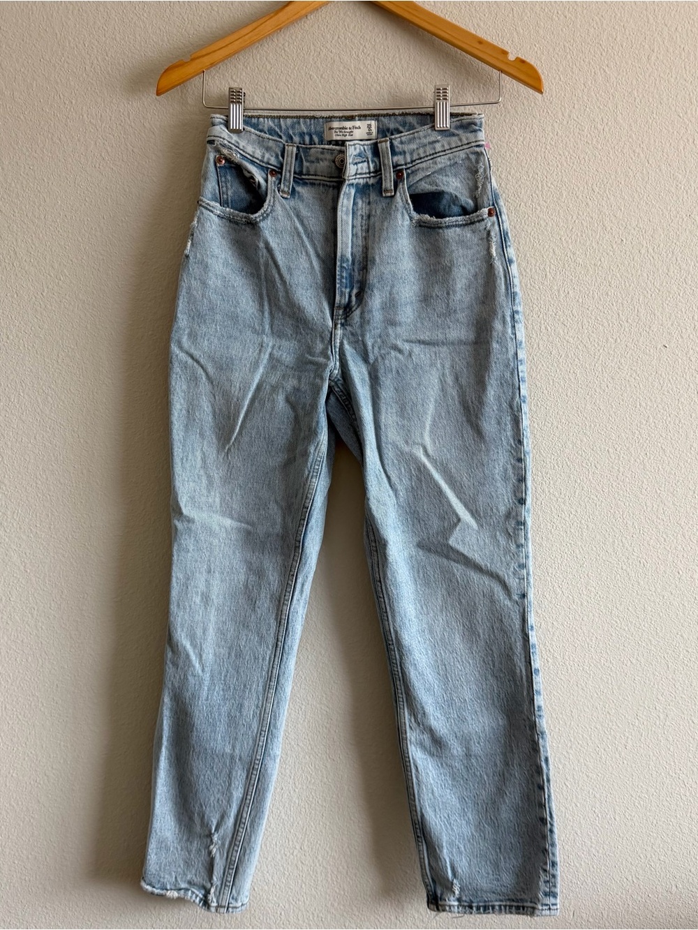 Abercrombie&Fitch Light Wash Women’s Jeans - Classic High-Rise Straight Leg